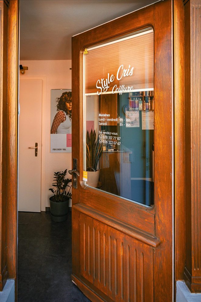Entrée du salon Style Cris Coiffure
